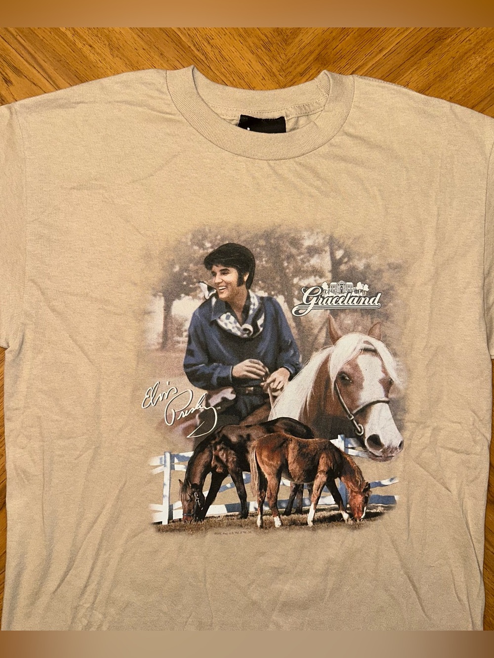 Elvis Presley T-Shirt Adult Size Medium Tan Graceland Horses Graphic